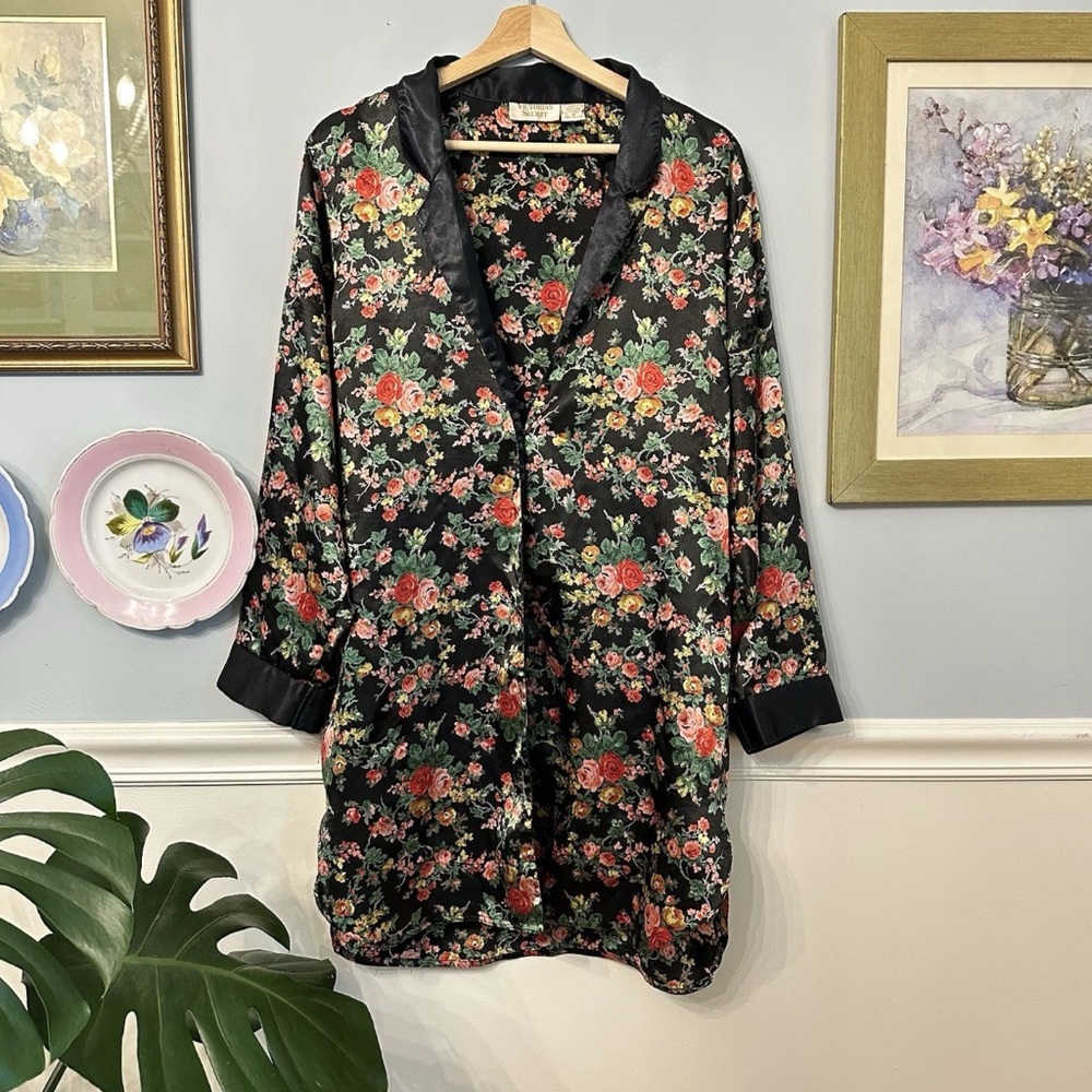 Vintage Victorias Secret Gold Label Robe Black Floral Button
Front Silky Medium